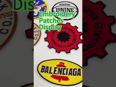 Grüner Schädel-kundenspezifische Stickerei bessert Merrow-Grenzeisen auf gestickten Flecken aus