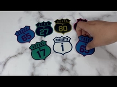 Kundenspezifische einheitliche Flecken-Kleidung bessert Entwurfs-Eisen auf Stickerei-Flecken aus