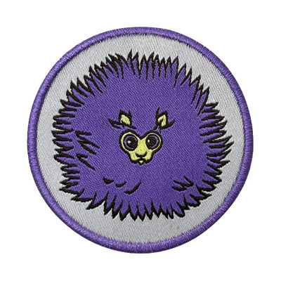 Kundenspezifische nette purpurrote Merrowed Grenze Logo Iron On Woven Patchs für Kinder