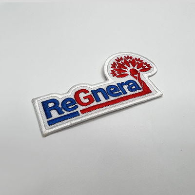 Pandone Farbe gestickter Logo Patches Twill Felt Fabric trägt Flecken-Flausch-Schutzträger zur Schau