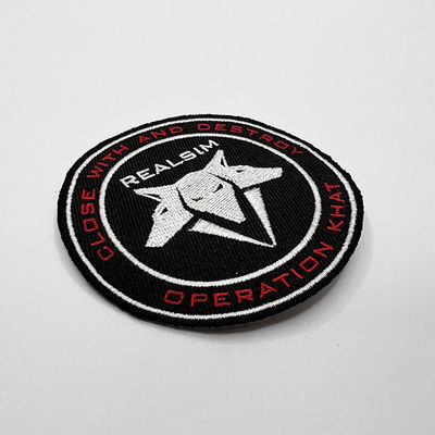 Kundenspezifisches Twill-Gewebe stickte Logo Badges Iron On Backing, der für Kleidung waschbar ist