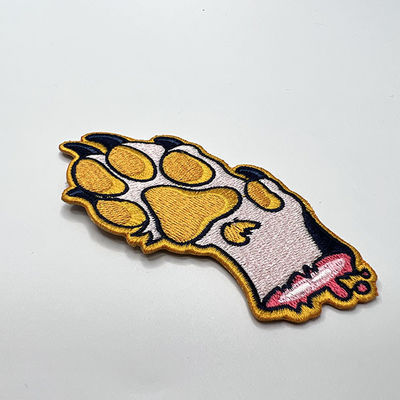Netter Karton-Hund Paw Iron On Clothing Patch gesticktes 100% folgen PMS-Farben