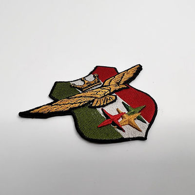 Eisen auf Kleidungs-Stickerei bessert Twill-Gewebe-nationales kundenspezifisches Flaggen-Logo aus