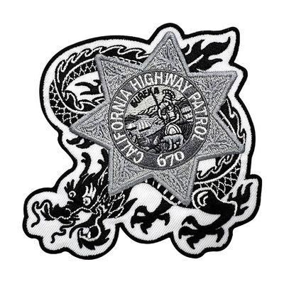 Wiederverwendbarer benutzerdefinierter Stickerei-Patch-Twill-Stoff / 100 % Polyester bestickte Logo-Patches