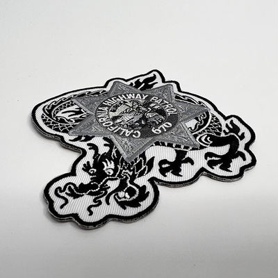 Wiederverwendbarer benutzerdefinierter Stickerei-Patch-Twill-Stoff / 100 % Polyester bestickte Logo-Patches