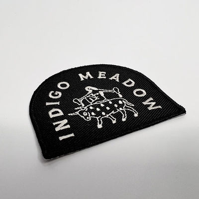 Shrinkproof kundenspezifischer Logo Embroidered Patches Clothing Iron auf Stickerei-Flecken