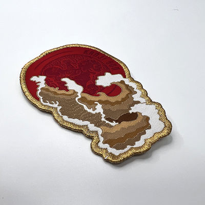 Dekorierte Natur Custom Iron On Woven Patch Merrow Border Sew On Patches für Kleidung