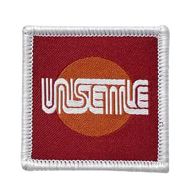 Kundenspezifischer Markenname gesponnener Logo Patch Stitched Name Patches mit Merrow-Grenze