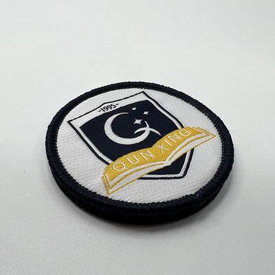 Schul-Logo Iron On Woven Patch-Schwarzes Merrowed-Grenzkundenspezifische einheitliche Ausweise