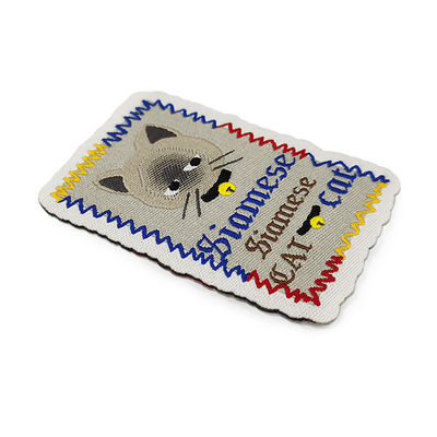 Waschbares Eisen auf kundenspezifischer Logo Patches Shrink Proof Woven-Gewebeart