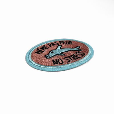 Großhandel-Laser schnitt kundenspezifischen Markenname-Sport mit einer Keule schlagen kundenspezifischen Logo Embroidered Patches For Clothing